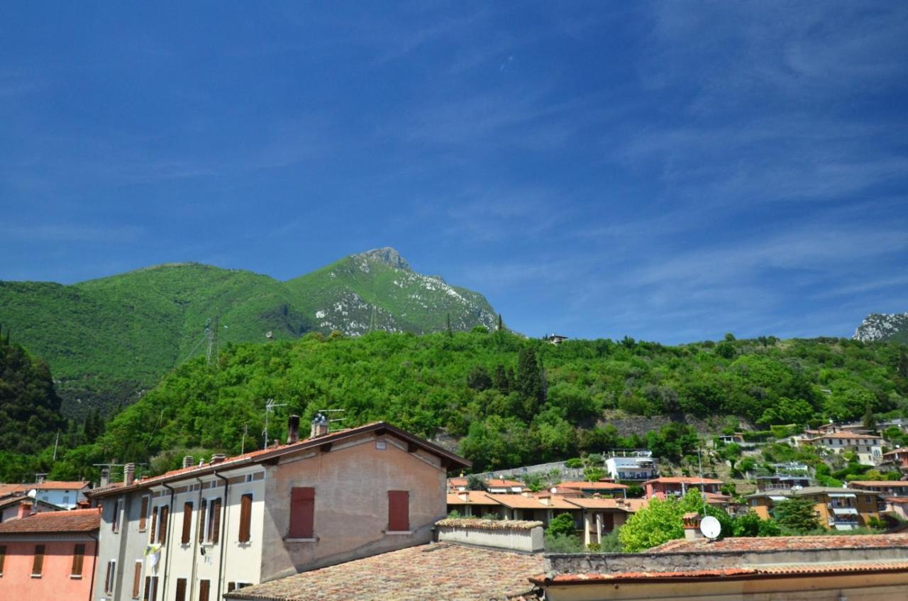 Casa Gabri Apartment Toscolano Maderno Bagian luar foto